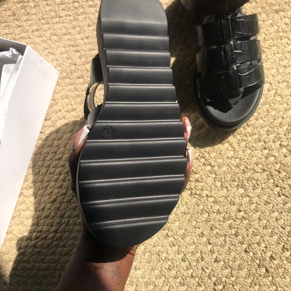 Zeeta Steve Madden Gladiator Sandal - Picture 5 of 6